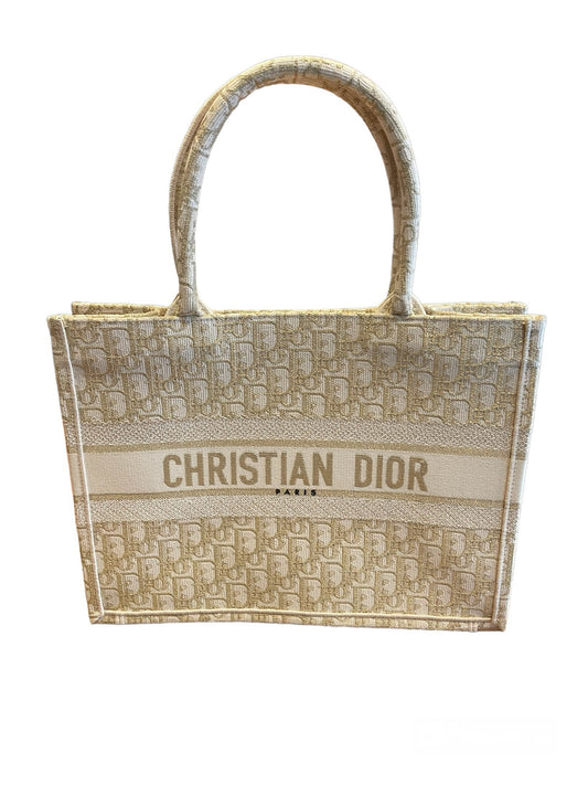 CHRISTIAN DIOR